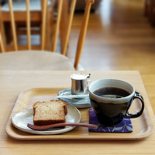 川西市 カフェうどんやの2階(スマホカメラで撮影)